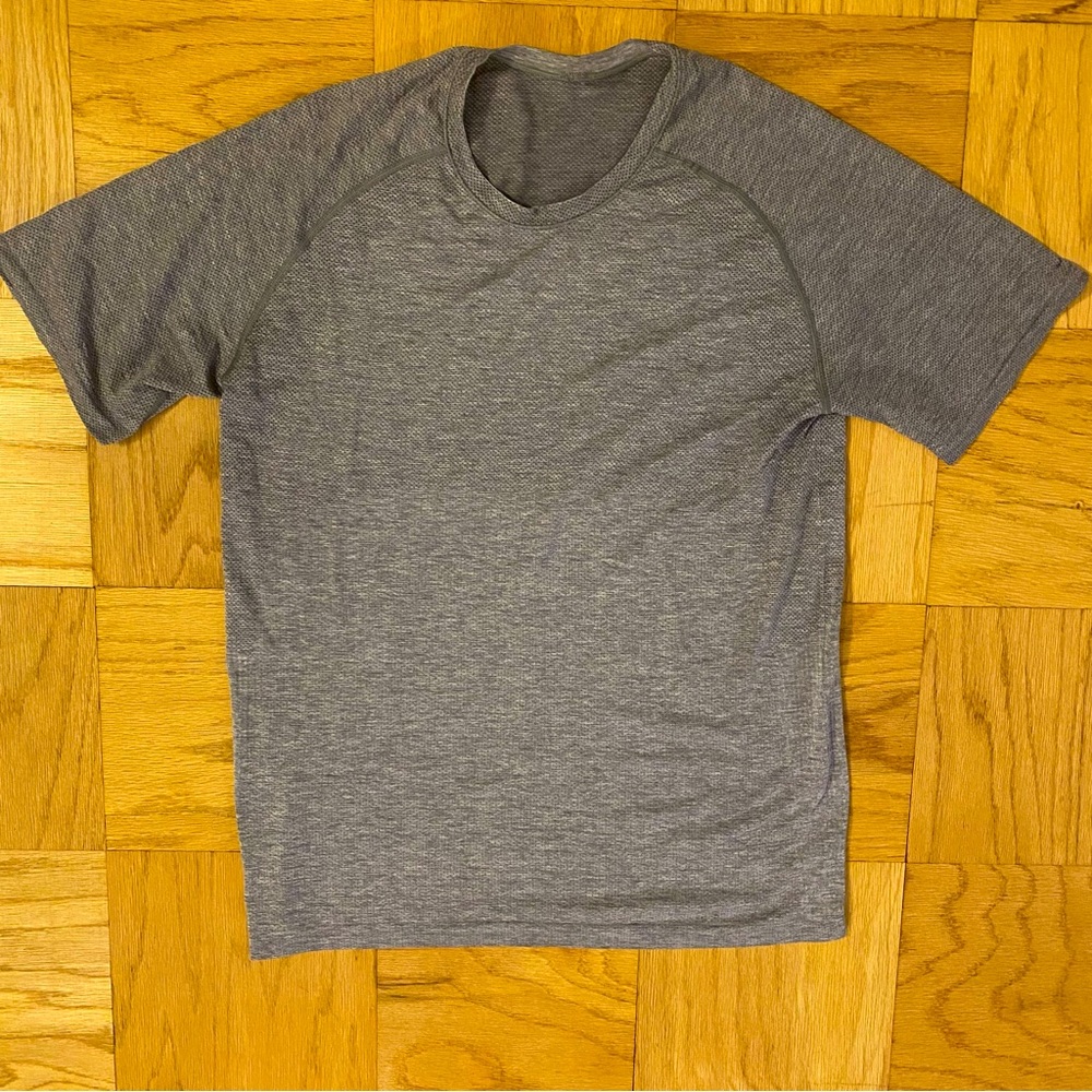 Lululemon T Shirt Mens Large Gray Athletic Active Workout